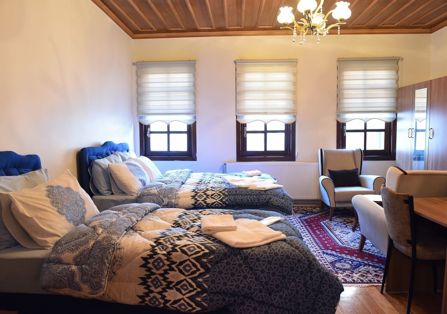 family triple room, multiple beds, non smoking | premium bedding, individually decorated, individually furnished, desk