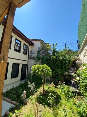 Garden - Oz Butik Otel Antik Kent Myrleia (Mudanya)