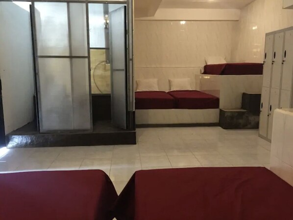 1 bedroom - Hostel Room / Shared Dormitory (Dalung)