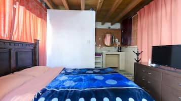 Double Room, 1 Double Bed, Non Smoking | In-room safe, iron/ironing board, free WiFi, bed sheets