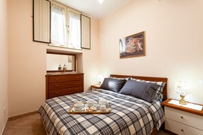 2 chambres, fer et planche à repasser, Wi-Fi gratuit, draps fournis