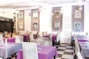 Daily buffet breakfast for a fee - Hôtel Bonnet (Saint-Pee-sur-Nivelle)