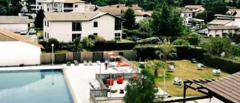 Piscine extérieure (ouverte en saison)