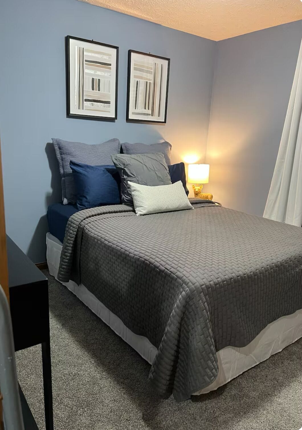 4 chambres, coffres-forts dans les chambres, bureau