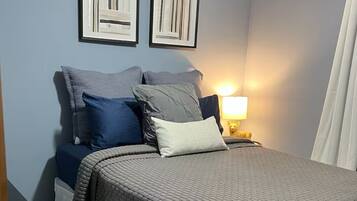 4 bedrooms, in-room safe, desk, iron/ironing board