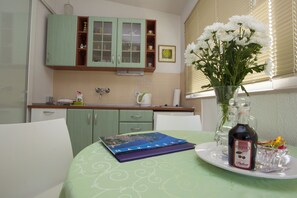 تناول الطعام