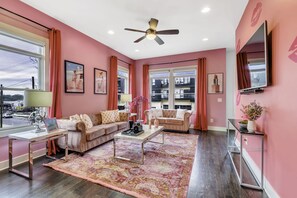 Smart TV - House of Barbie/Rooftop Deck (Nashville)