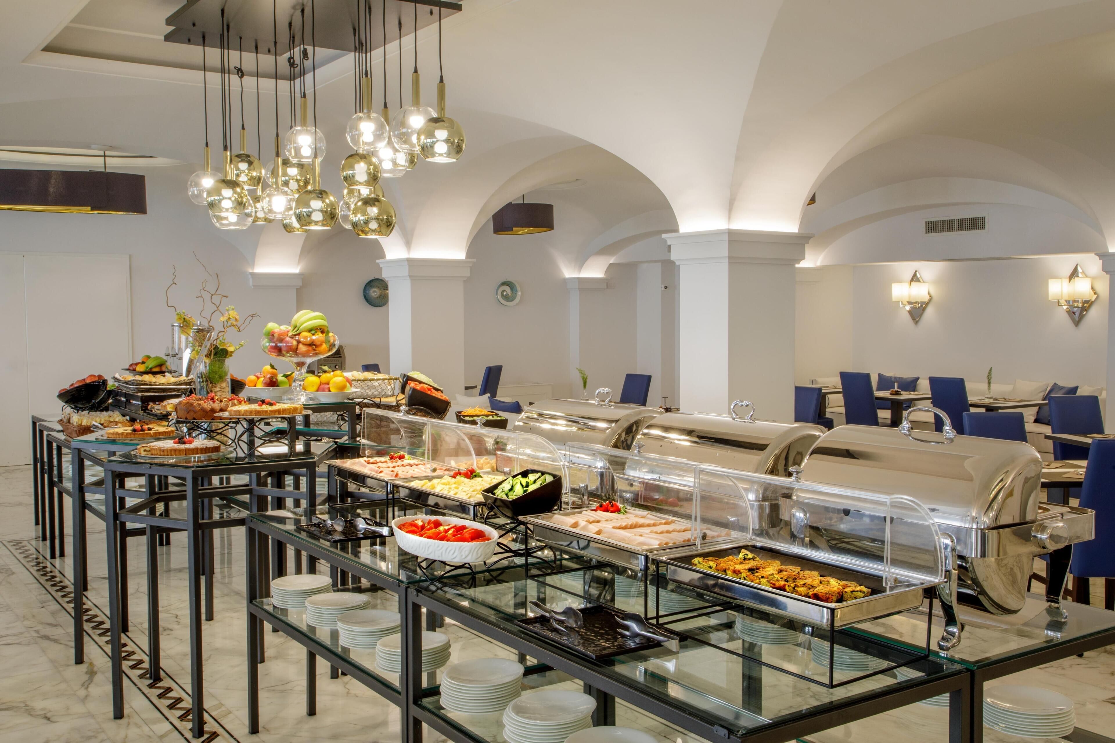 Tägliches Frühstücksbuffet gegen Gebühr