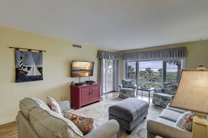 Smart TV, DVD player - 209 Shorewood - Direct Oceanfront! Unbelievable views. (Hilton Head Island)