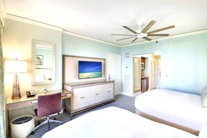 办公桌、熨斗/熨衣板、旅行婴儿床、WiFi
