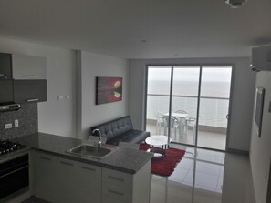 Deluxe Apartment, 1 Bedroom (3102) | Iron/ironing board, free WiFi, wheelchair access - Palmetto Beach (Cartagena)
