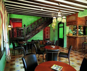 Bar (en el alojamiento)