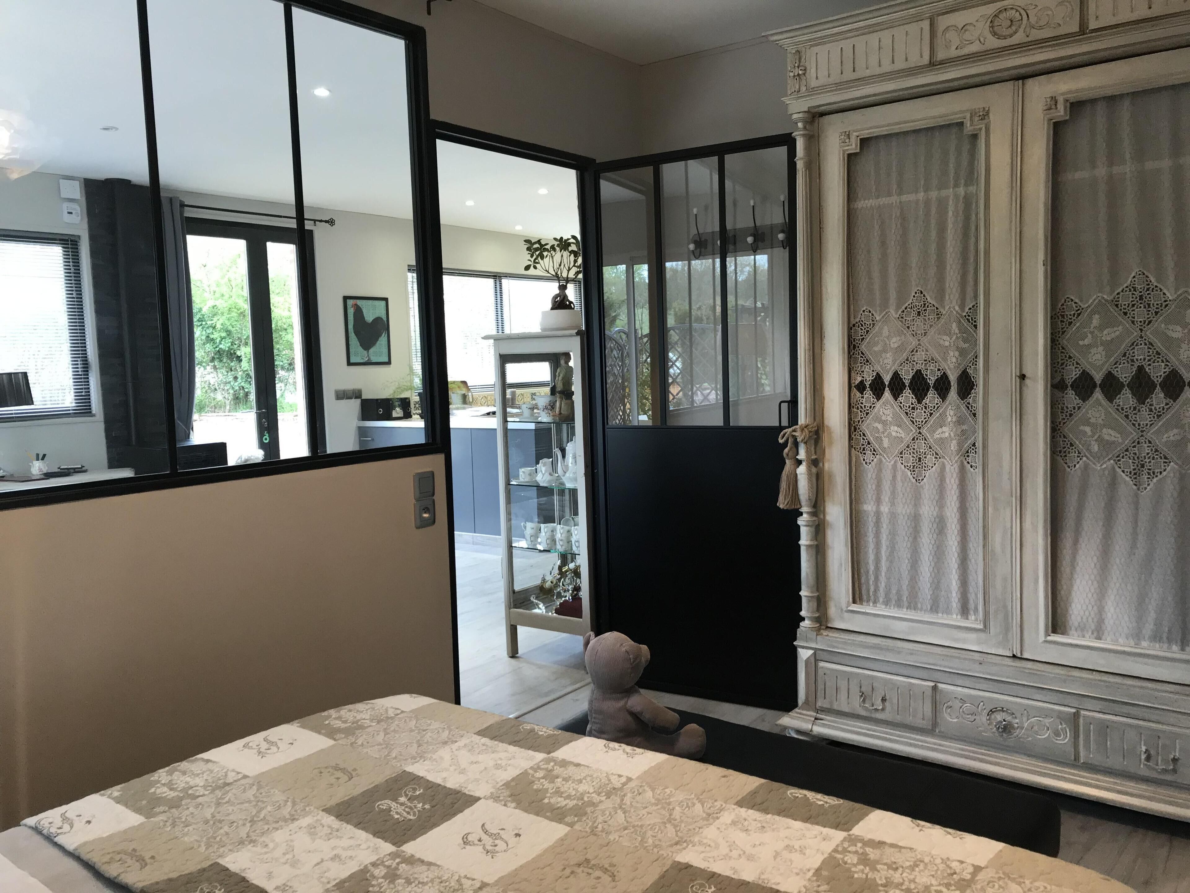 1 間睡房、書桌、隔音、熨斗/熨衫板