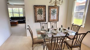 House, 4 Bedrooms | In-room dining