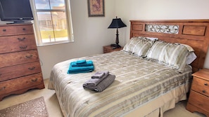 House, 4 Bedrooms | 4 bedrooms, desk