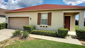 House, 4 Bedrooms | Front of property - Windwood Bay 220 (Davenport)