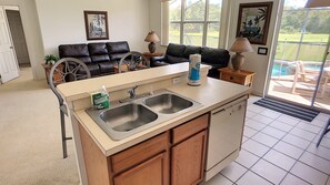 House, 4 Bedrooms | Private kitchen - Windwood Bay 220 (Davenport)