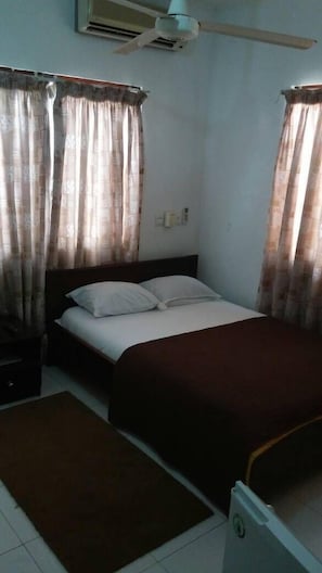 Ferienhaus, 3 Schlafzimmer, Nichtraucher | 3 Schlafzimmer, Schreibtisch, Verdunkelungsvorhänge, kostenloses WLAN