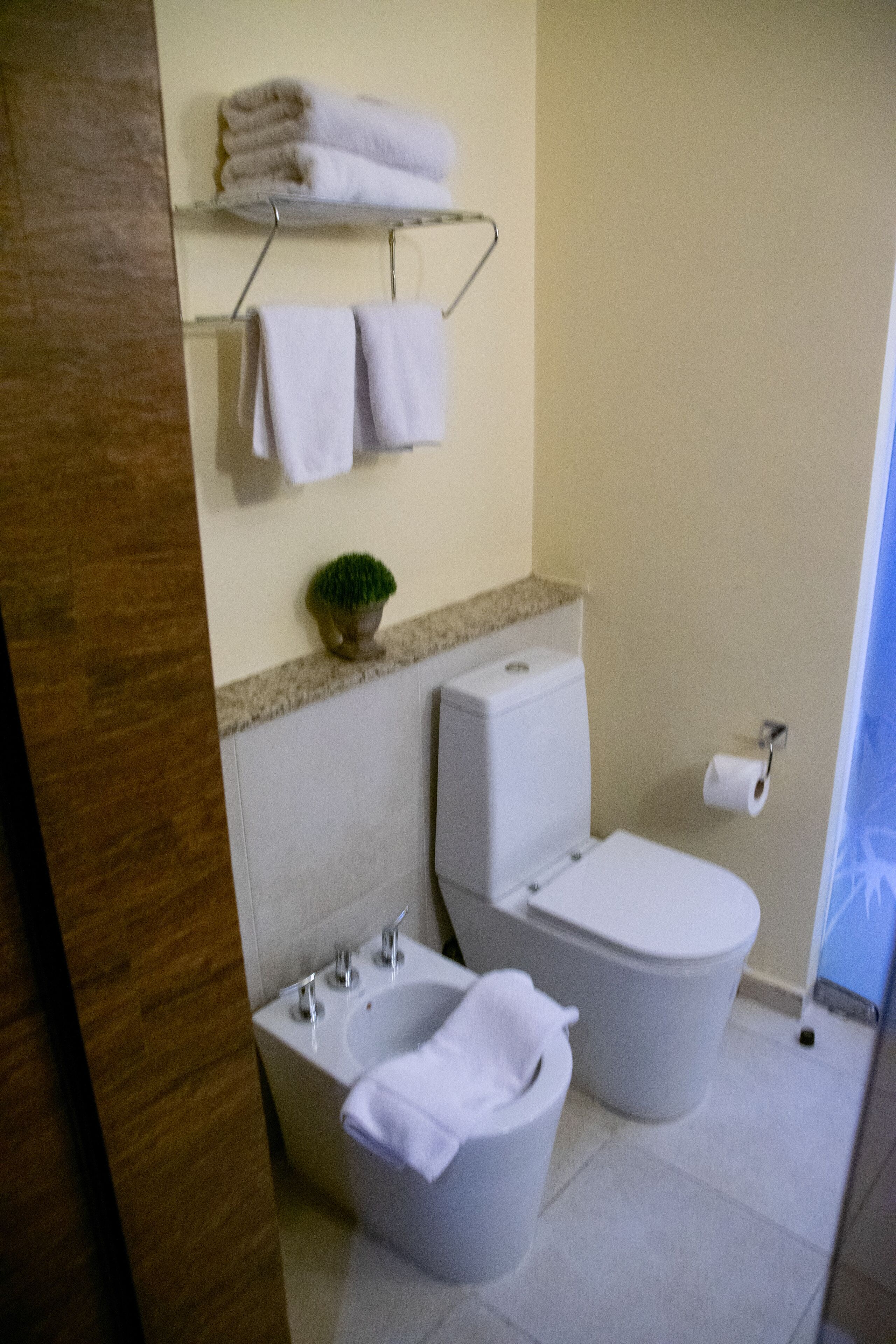 junior suite, 2 double beds | bathroom | shower, bidet, towels