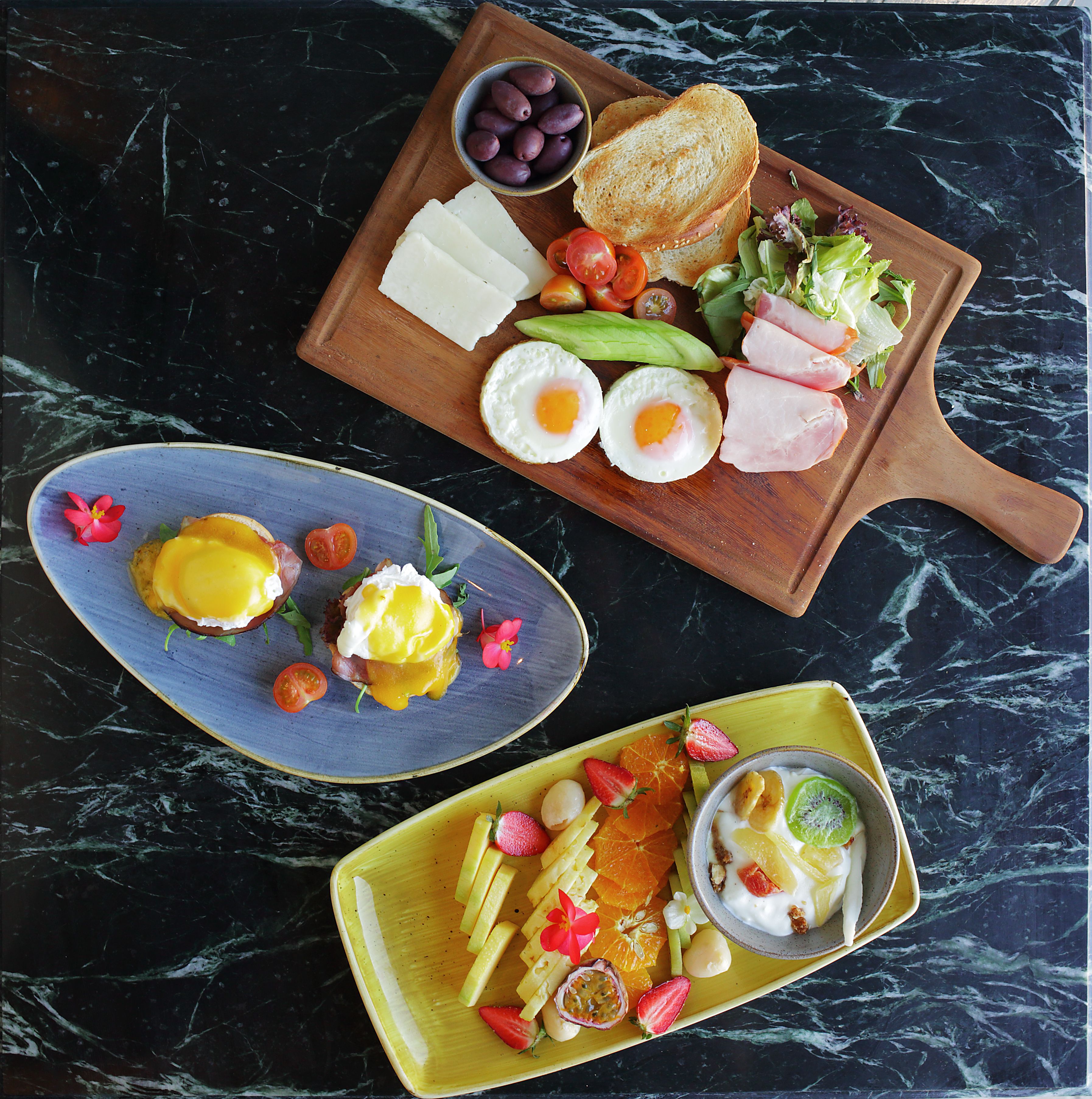 daily breakfast for a fee