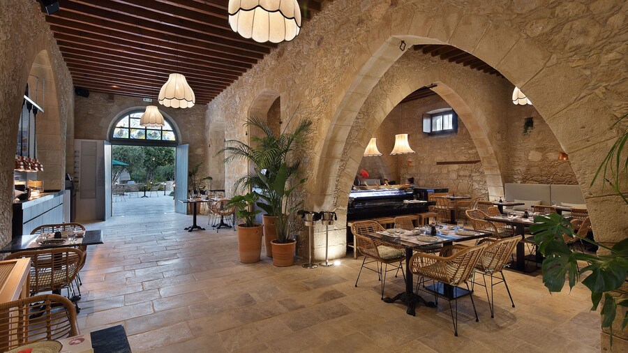 Polis 1907 by Louis Hotels