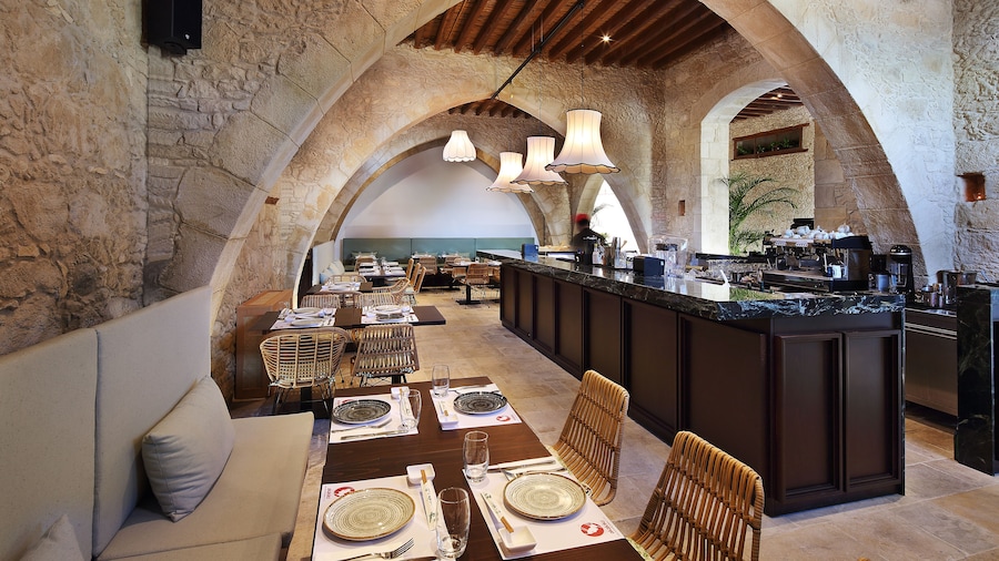 Polis 1907 by Louis Hotels