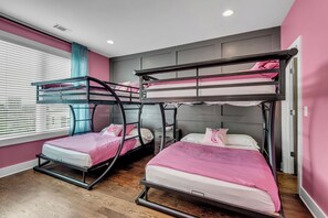 4 Schlafzimmer, Bügeleisen/Bügelbrett, kostenloses WLAN