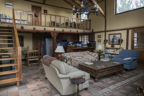 Télévision, cheminée