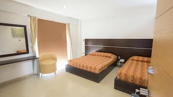 Dobbeltrom – standard, 2 queensize-senger | Strykejern/-brett, wi-fi (inkludert) og sengetøy