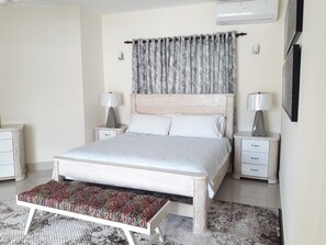 Deluxe-Villa, 3 Schlafzimmer | Zimmersafe, Verdunkelungsvorhänge, Bügeleisen/Bügelbrett