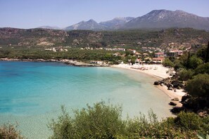 Beach - παραδοσ ιακό εξοχικό σπίτι που βρίσκεται στην ηρεμία του ελαιώνα (Stoupa)