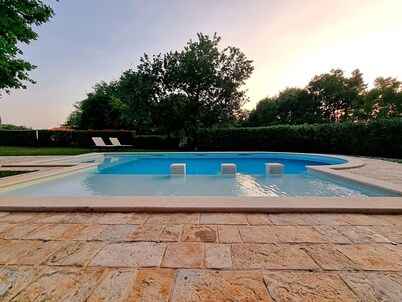 Villa Parun With heated pool, EV friendly -Your private Shelter From City Crowds