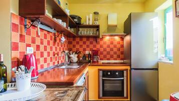 Réfrigérateur, four, plaque de cuisson, lave-vaisselle