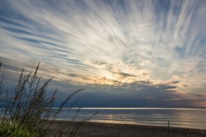 In Strandnähe, Liegestühle, Strandtücher