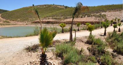 Lakefront bungalow with private beach just 20km from Albufeira