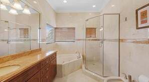 Jetted tub, hair dryer, bidet, towels