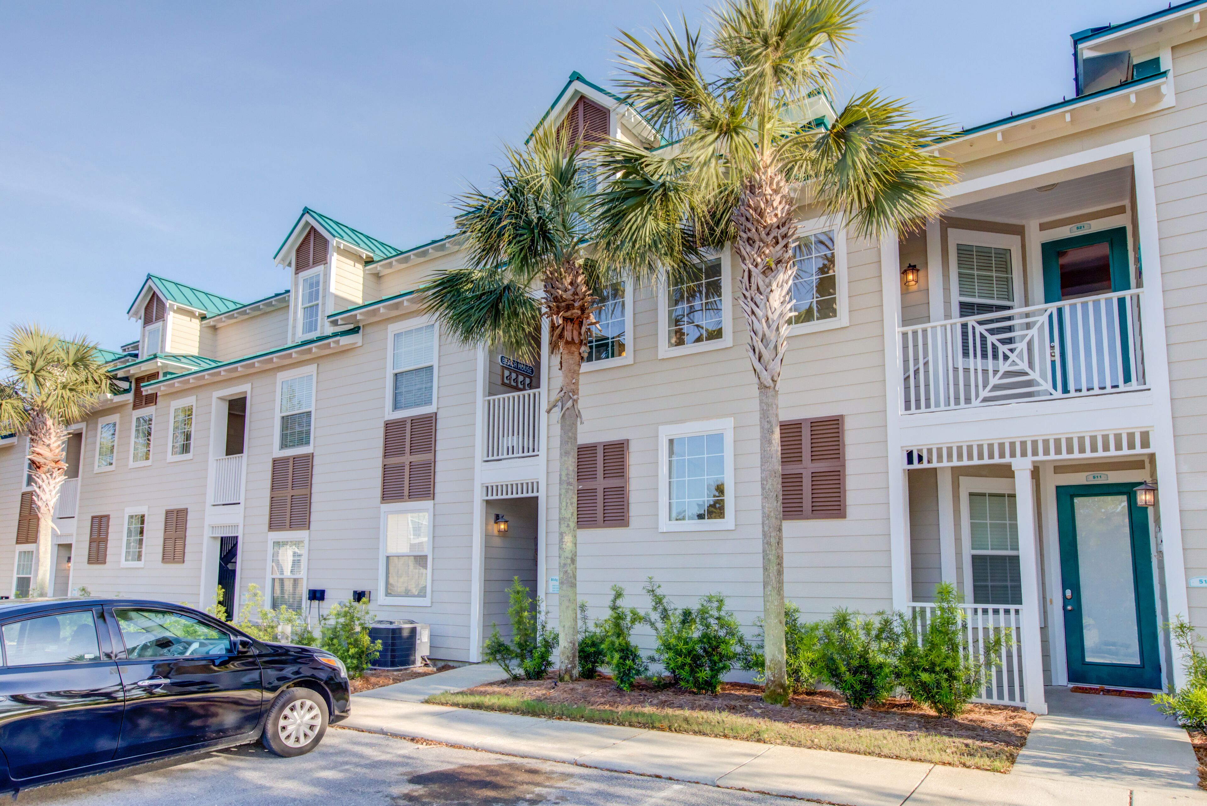 Close to the Beach w/Community Pool, 3 recreation courts, gym The Beach House