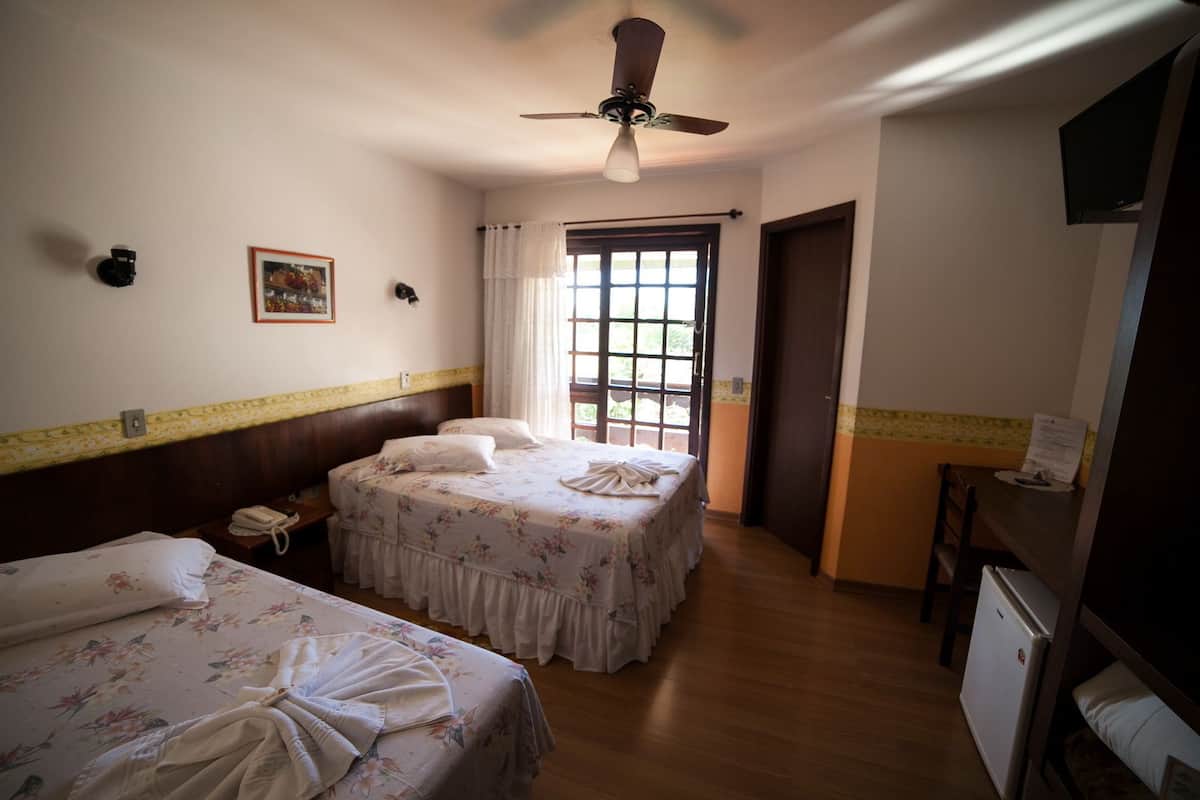 Habitación triple estándar, varias camas | 1 habitación y wifi gratis