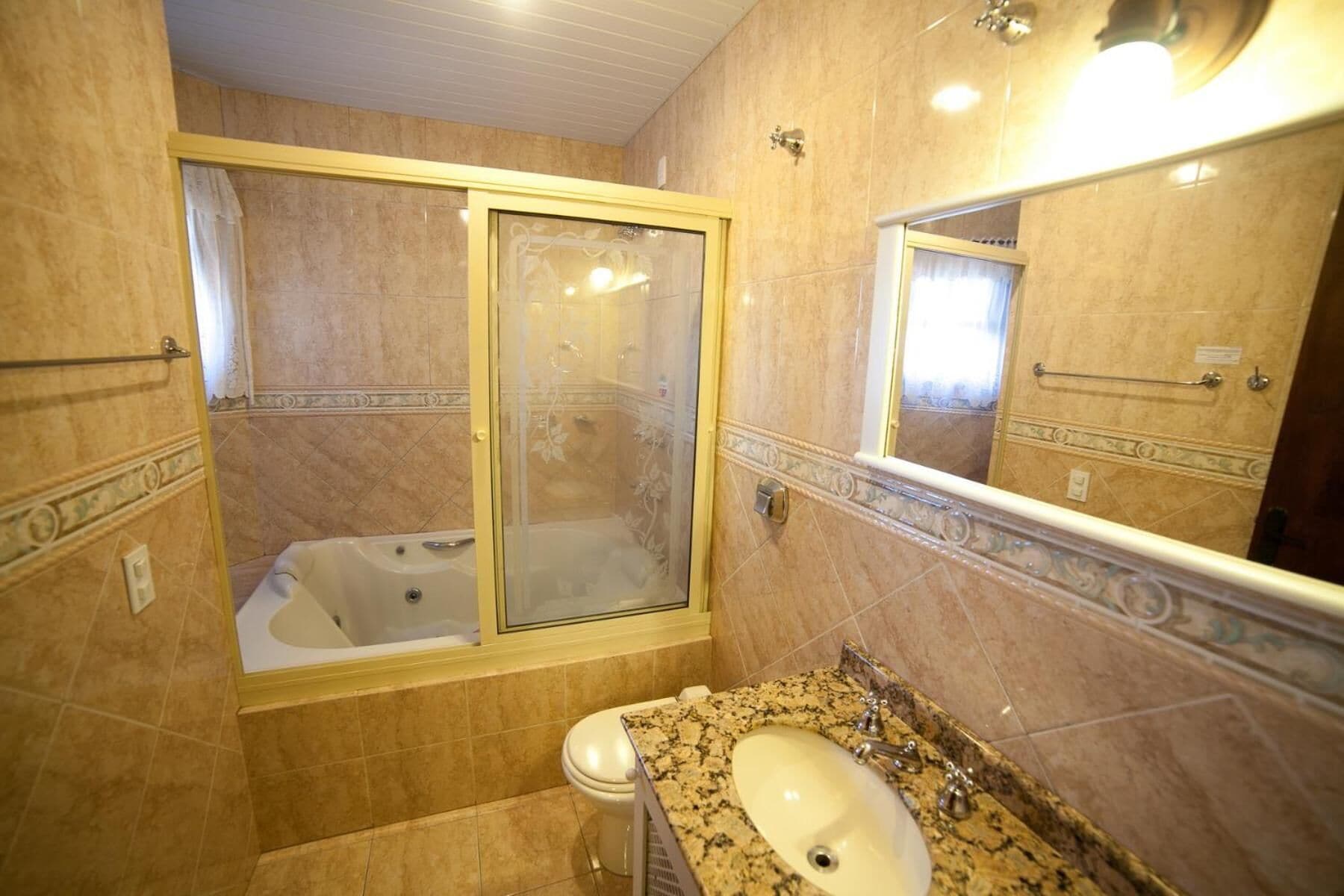 towels, toilet paper