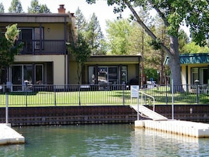 Dock