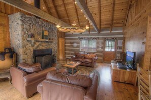 Living area - River Rock Retreat (South Lake Tahoe)