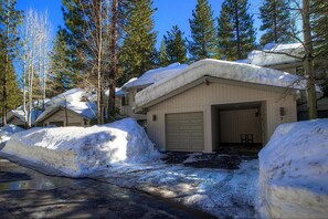 Property entrance - Ski Lake Lodge (Incline Village)