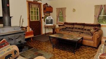 Cabin, Private Bathroom, Mountain View (Cedarwood Lodge) | Miscellaneous