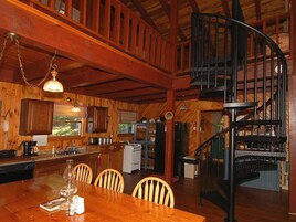 Cabin, Private Bathroom, Mountain View (Cedarwood Lodge) | Restaurant