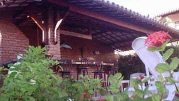 Khu ẩm thực ngoài trời