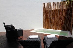 Suíte luxo, 1 cama Queen (Jungle Suite) | Terraço/pátio