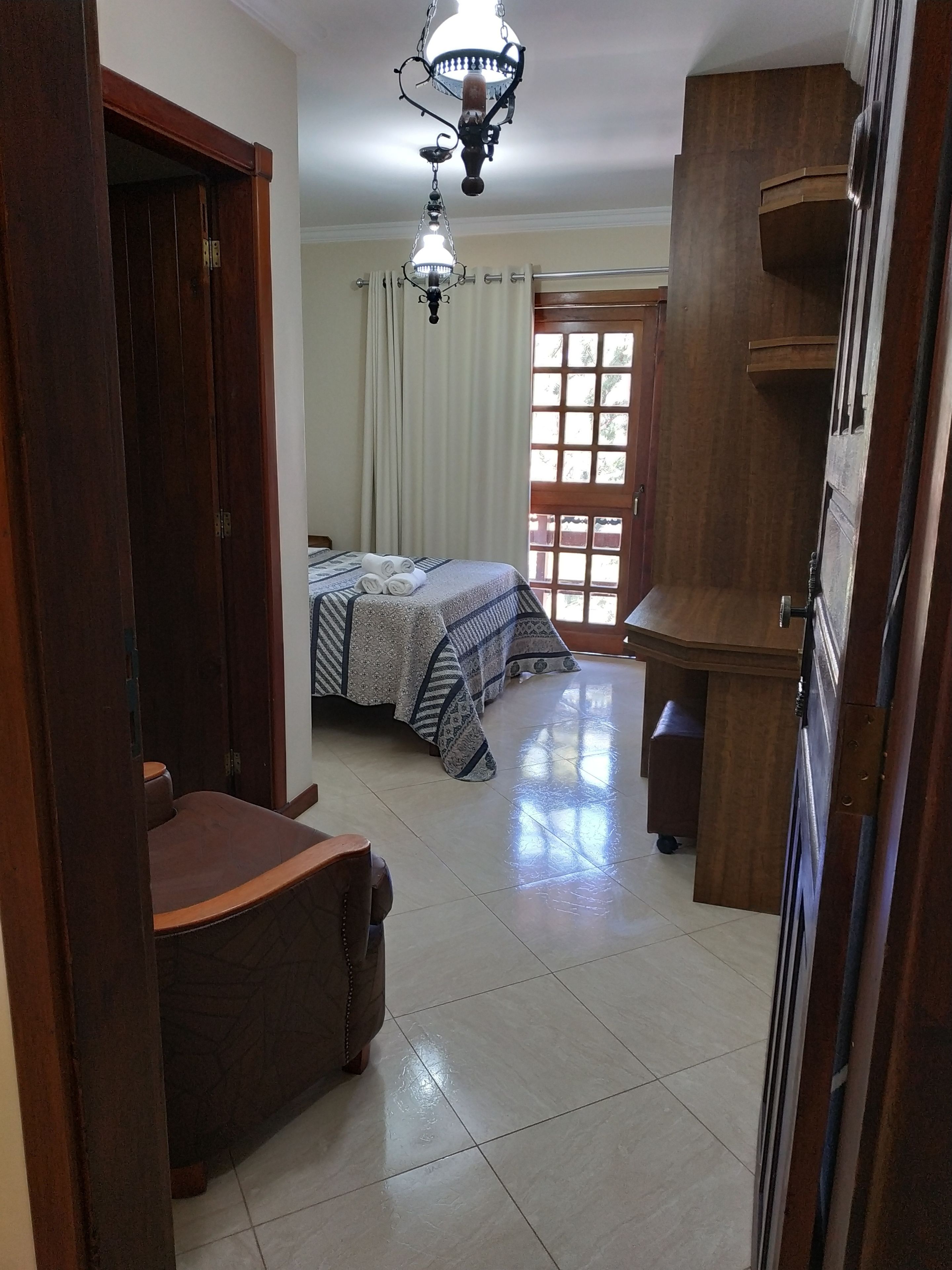 Deluxe Twin Room, 1 Double Bed, Mountain View | Individually decorated, individually furnished, free WiFi, bed sheets