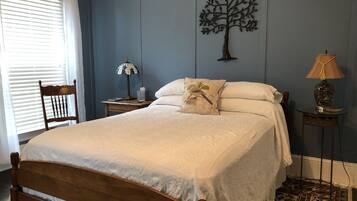 Chambre traditionnelle, 1 lit double | Fer et planche à repasser, accès au Wi-Fi (inclus), literie fournie