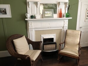Traditional Room, 1 King Bed | Iron/ironing board, free WiFi, bed sheets - Magnolia House & Gardens (Clover)