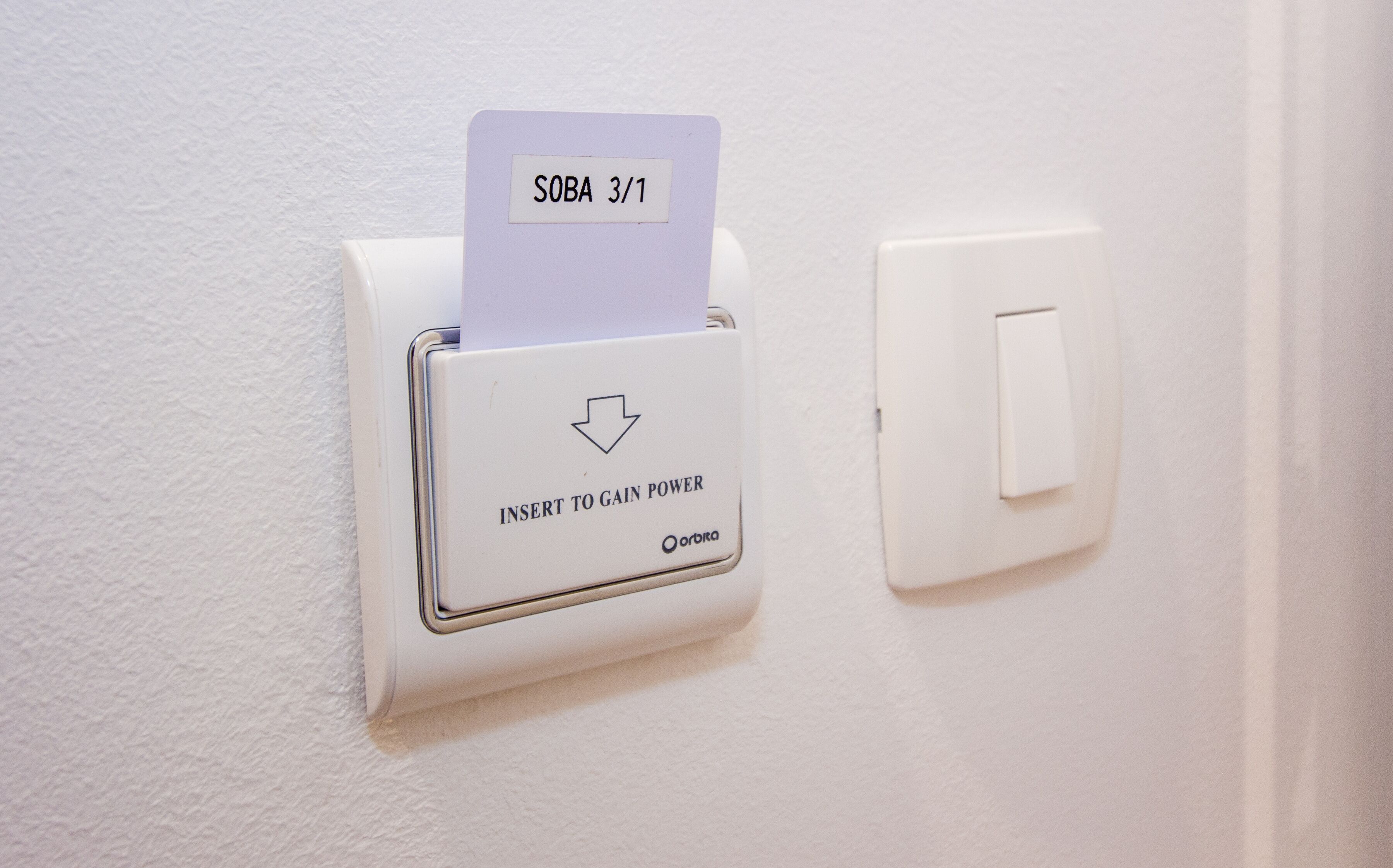 1 habitación y caja de seguridad en la habitación 